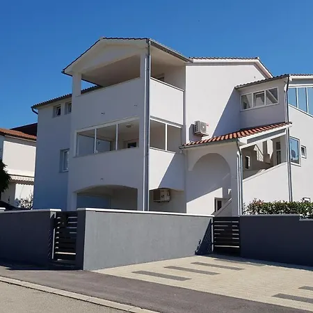 Melanie Apartman