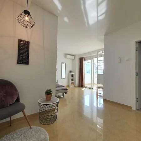 Melanie Apartman